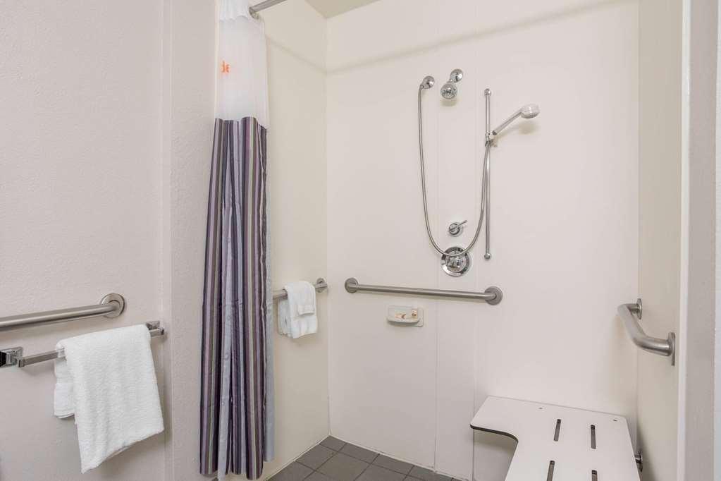 La Quinta By Wyndham Birmingham Homewood Room photo