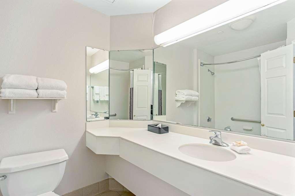 La Quinta By Wyndham Birmingham Homewood Room photo